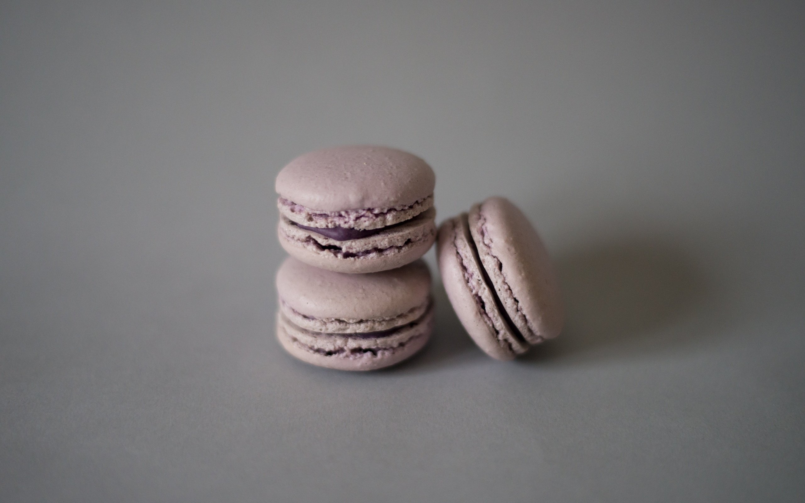 Обои макаруны, миндальное печенье, macaroon, macaroons разрешение 2737x1827 Загрузить