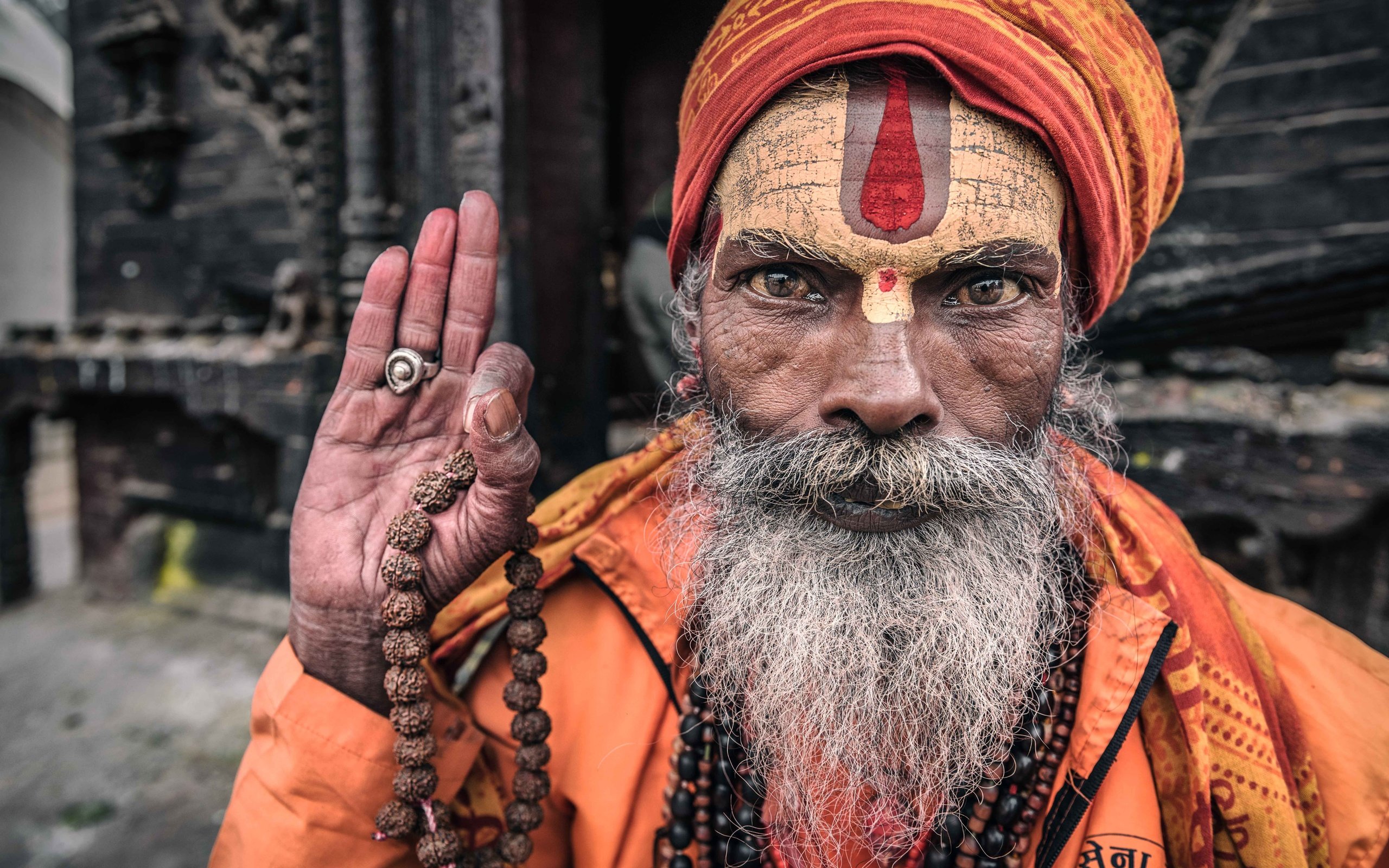 Обои рука, портрет, лицо, мужчина, старик, борода, непал, hand, portrait, face, male, the old man, beard, nepal разрешение 7360x4912 Загрузить