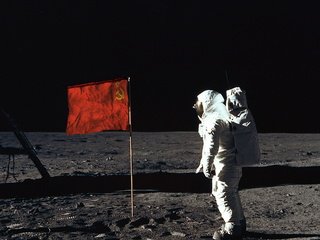 Обои луна, ссср, человек, флаг, первый, на луне, космонавт, the moon, ussr, people, flag, first, on the moon, astronaut разрешение 2560x1600 Загрузить