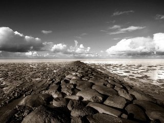 Обои облака, камни, горизонт, clouds, stones, horizon разрешение 1920x1440 Загрузить