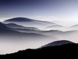 Обои небо, горы, утро, туман, the sky, mountains, morning, fog разрешение 2560x1600 Загрузить