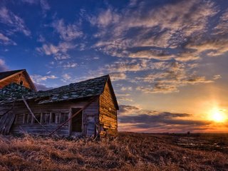 Обои небо, солнце, пейзаж, поле, дом, взляд, the sky, the sun, landscape, field, house, view разрешение 2560x1600 Загрузить