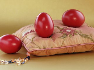 Обои пасха, яйца, подушка, easter, eggs, pillow разрешение 1920x1200 Загрузить