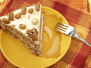 Обои крем для торта, кусок тортика, орехи, еда, сладкое, торт, десерт, пирожное, тортик, вкуснятина, cream cake, a piece of cake, nuts, food, sweet, cake, dessert, yummy разрешение 1920x1200 Загрузить
