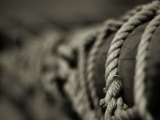 Обои чб, веревка, столб, bw, rope, post разрешение 2000x1340 Загрузить