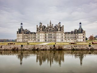 Обои небо, облака, вода, замок, франция, the sky, clouds, water, castle, france разрешение 2560x1600 Загрузить