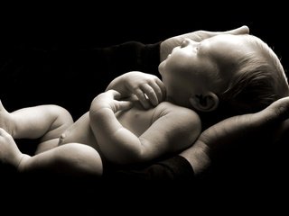 Обои чёрно-белое, ребенок, руки, малыш, black and white, child, hands, baby разрешение 1920x1200 Загрузить