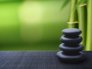 Обои камни, стол, чёрные, стопка, stones, table, black, stack разрешение 2560x1600 Загрузить