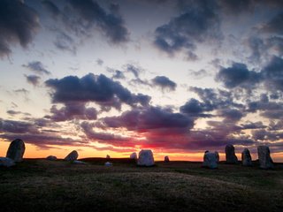 Обои небо, трава, камни, обои, фото, пейзажи, места, the sky, grass, stones, wallpaper, photo, landscapes, places разрешение 2560x1482 Загрузить