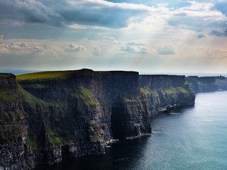 Обои облака, скалы, обрыв, ирландия, the cliffs, утесы, морская пучина, clouds, rocks, open, ireland, cliffs, the deep sea разрешение 2560x1600 Загрузить