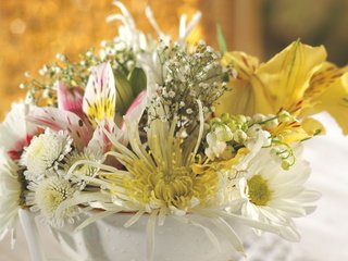 Обои букет, нежность, крупный план, лилии, хризантемы, ландыш, пиала, гипсофила, bouquet, tenderness, close-up, lily, chrysanthemum, lily of the valley, bowl, gypsophila разрешение 1920x1200 Загрузить
