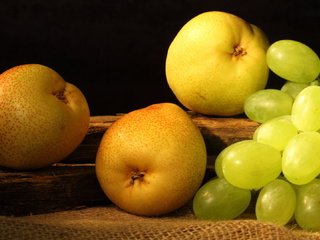 Обои виноград, фрукты, плоды, желтые, груши, pears, мешковина, grapes, fruit, yellow, pear, burlap разрешение 1920x1080 Загрузить