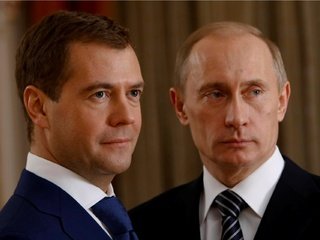 Обои путин, президент, медведев, putin, president, medvedev разрешение 2048x1280 Загрузить