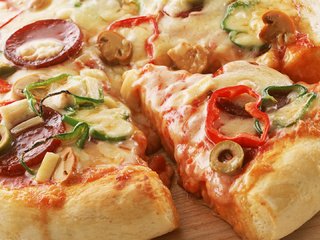 Обои овощи, вкусно, пицца, тесто, аппетитно, vegetables, delicious, pizza, the dough, appetizing разрешение 1920x1080 Загрузить