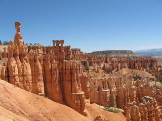 Обои небо, скалы, каньон, америка, брайс каньон, the sky, rocks, canyon, america, bryce canyon разрешение 1920x1440 Загрузить