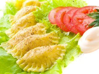 Обои томаты, салат, вареники, tomatoes, salad, dumplings разрешение 1920x1200 Загрузить