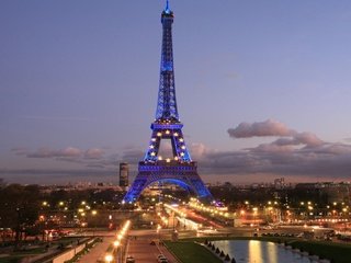 Обои фонари, огни, вечер, париж, эйфелева башня, lights, the evening, paris, eiffel tower разрешение 1920x1080 Загрузить