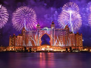 Обои огни, вода, фейерверк, отель, дубай, оаэ, lights, water, fireworks, the hotel, dubai, uae разрешение 1920x1200 Загрузить