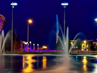 Обои ночь, фонари, город, фонтан, night, lights, the city, fountain разрешение 2560x1440 Загрузить