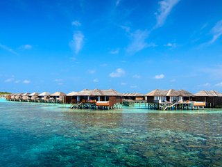 Обои море, бунгало, тропики, мальдивы, sea, bungalow, tropics, the maldives разрешение 4928x1836 Загрузить