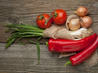 Обои лук, овощи, натюрморт, перец, томаты, bow, vegetables, still life, pepper, tomatoes разрешение 2560x1600 Загрузить