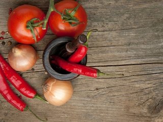 Обои лук, овощи, помидор, натюрморт, перец, жгучий, ступка, bow, vegetables, tomato, still life, pepper, burning, mortar разрешение 2560x1600 Загрузить