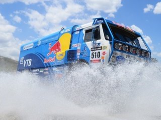 Обои небо, вода, синий, брызги, ралли, red bull, дакар, камаз, the sky, water, blue, squirt, rally, dakar, kamaz разрешение 1920x1080 Загрузить