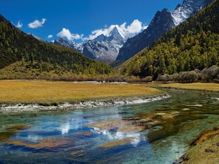 Обои небо, облака, река, горы, лес, the sky, clouds, river, mountains, forest разрешение 1920x1200 Загрузить