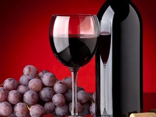 Обои виноград, бокал, вино, бутылка, красное, пробки, grapes, glass, wine, bottle, red, tube разрешение 1920x1080 Загрузить