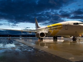 Обои боинг 737 на аэродроме, boeing 737 at the airport разрешение 2560x1440 Загрузить