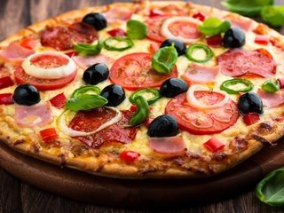 Обои помидоры, пицца, маслины, блюдо, тесто, салями, ветчина, tomatoes, pizza, olives, dish, the dough, salami, ham разрешение 7056x4696 Загрузить