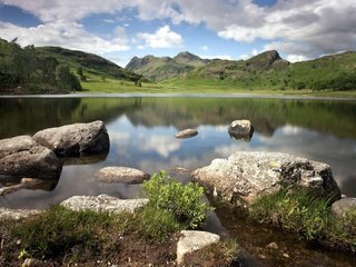 Обои озеро, камни, пейзаж, лето, lake, stones, landscape, summer разрешение 1920x1080 Загрузить