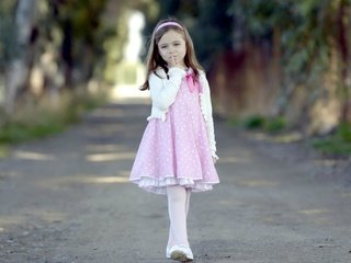 Обои платье, дети, девочка, настроения, бантик, розовое, dress, children, girl, mood, bow, pink разрешение 1920x1200 Загрузить