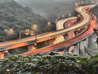 Обои свет, дорога, огни, весна, тайвань, выдержка, хайвей, david chen, light, road, lights, spring, taiwan, excerpt, highway разрешение 2048x1365 Загрузить