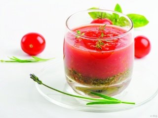 Обои зелень, овощи, стакан, помидоры, сок, томатный, greens, vegetables, glass, tomatoes, juice, tomato разрешение 1920x1347 Загрузить