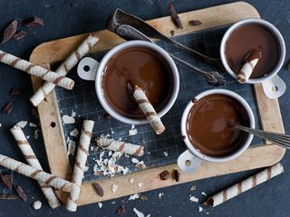 Обои шоколад, трубочки, вафли, крошки, chocolate, tube, waffles, crumbs разрешение 2000x1331 Загрузить