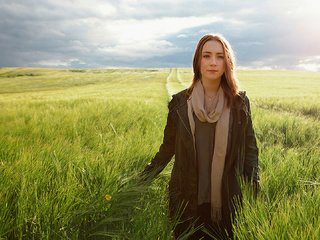 Обои небо, трава, девушка, поле, актриса, сирша ронан, the sky, grass, girl, field, actress, saoirse ronan разрешение 1920x1080 Загрузить