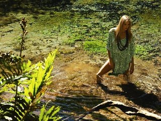 Обои вода, озеро, природа, девушка, блондинка, позирует, water, lake, nature, girl, blonde, posing разрешение 2996x1997 Загрузить