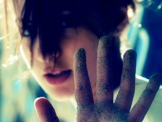 Обои рука, настроение, песок, взгляд, пальцы, красивое, hand, mood, sand, look, fingers, beautiful разрешение 1920x1080 Загрузить