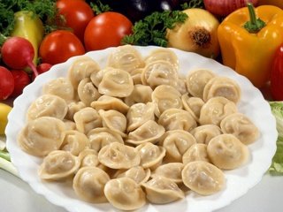 Обои овощи, тарелка, перец, пельмени, vegetables, plate, pepper, dumplings разрешение 1920x1200 Загрузить