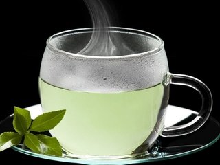 Обои блюдце, черный фон, чашка, чай, листики, зеленый чай, saucer, black background, cup, tea, leaves, green tea разрешение 1920x1200 Загрузить