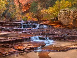 Обои деревья, горы, скалы, ручей, водопад, сша, юта, zion national par, trees, mountains, rocks, stream, waterfall, usa, utah разрешение 2048x1365 Загрузить