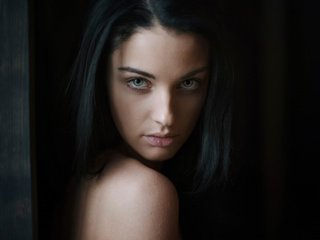 Обои брюнетка, взгляд, красивая девушка, пронизывающий взгляд, brunette, look, beautiful girl, the piercing look разрешение 2048x1382 Загрузить