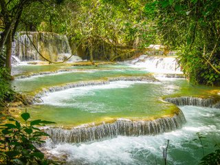 Обои деревья, скалы, природа, лес, водопад, лаос, kuang si waterfall, trees, rocks, nature, forest, waterfall, laos разрешение 2048x1365 Загрузить