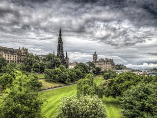 Обои небо, деревья, мост, дома, шотландия, hdr, эдинбург, the sky, trees, bridge, home, scotland, edinburgh разрешение 2048x1366 Загрузить