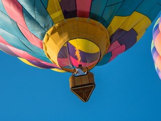 Обои небо, полет, спорт, воздушные шары, the sky, flight, sport, balloons разрешение 2047x1108 Загрузить