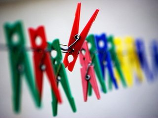 Обои макро, фон, разноцветные, веревка, прищепки, macro, background, colorful, rope, clothespins разрешение 3008x2000 Загрузить