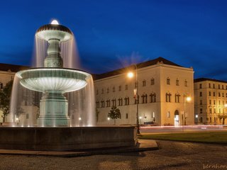 Обои город, дома, улица, фонтан, германия, мюнхен, the city, home, street, fountain, germany, munich разрешение 1920x1200 Загрузить