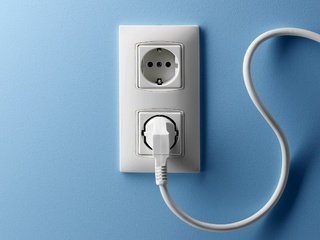 Обои стена, голубая, кабель, синяя, розетка, wall, blue, cable, outlet разрешение 3072x2082 Загрузить