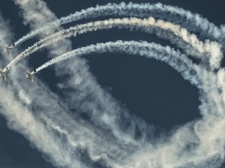 Обои небо, самолеты, шоу, the sky, aircraft, show разрешение 2022x1241 Загрузить